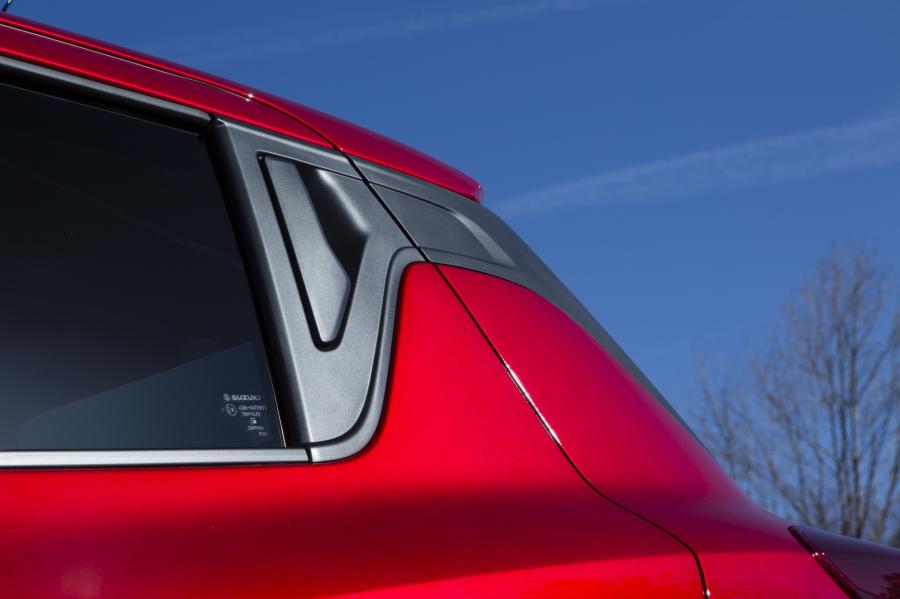 Детали экстерьера Suzuki Swift 2017 года  (WW) (фото 27 из 101)
